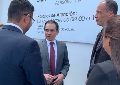El Defensor Público General, Dr. Ángel Torres Machuca, visita a la Universidad Otavalo, dialoga con docentes y estudiantes de Derecho