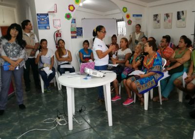 Cerca de 30 personas migrantes recibieron información sobre leyes migratorias