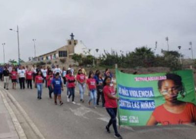 La Defensoría Pública de Santa Elena durante la marcha contra la violencia de género