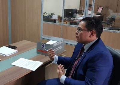 El defensor público de Santa Elena, José Ramírez, durante la reunión en el Consejo de la Judicatura
