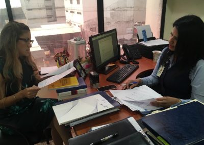 La Defensora Pública del Guayas evalúa la gestión que cumplen en el CJG de la Universidad Laica Vicente Rocafuerte