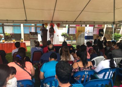 Líderes comunitarios asisten a charla sobre violencia de género