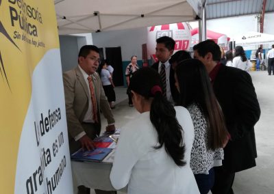 Usuarios de la parroquia El Esfuerzo durante la feria ciudadana