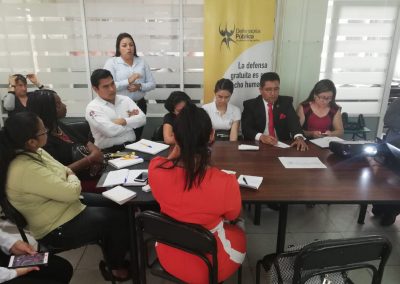 El Defensor Público Provincial de Santo durante la reunión del Distrito de Educación