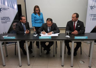 El Defensor Público, Dr. Ángel Torres Machuca, suscribe el acuerdo marco de cooperación con el Foro Sociedad y Justicia