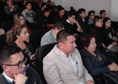 Defensores públicos, abogados de los consultorios jurídicos gratuitos y estudiantes de Derechos durante la capacitación sobre “Litigación Oral”