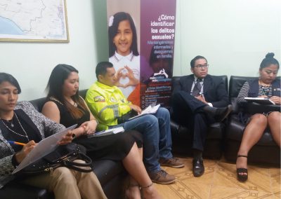 El defensor público provincial de Santa Elena, José Ramírez, en la reunión de la Mesa Territorial