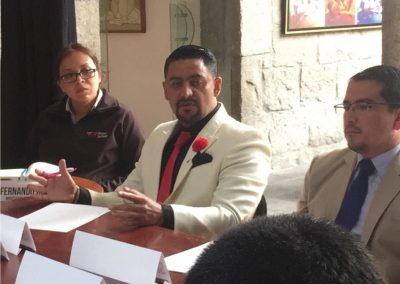 El defensor público provincial de Tungurahua, Ángel Jarrín, en la reunión sobre movilidad humana y refugio