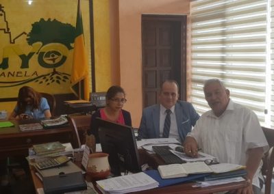 El defensor público provincial de Pastaza, Luis Álvarez, se reunió con el alcalde de Pastaza, Roberto de la Torre