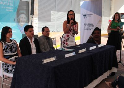 La defensora provincial de Pichincha, Anahí Briceño, declara inaugurada la nueva oficina en Tumbaco