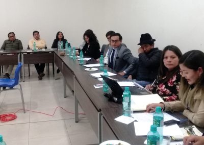 El defensor público provincial de Cotopaxi, Santiago Chipantasig, durante la mesa de trabajo que analizó el tema de las personas privadas de la libertad