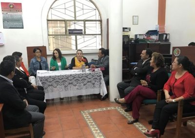 En el marco de acreditación la Defensora Pública Provincial de Loja mantiene reunión con representantes de los CJG
