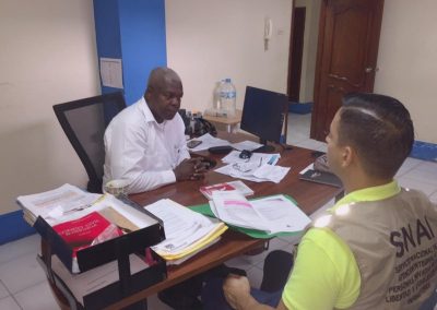 El Defensor Público Provincial de Esmeraldas mantiene una reunión de trabajo con Director del CRS de varones