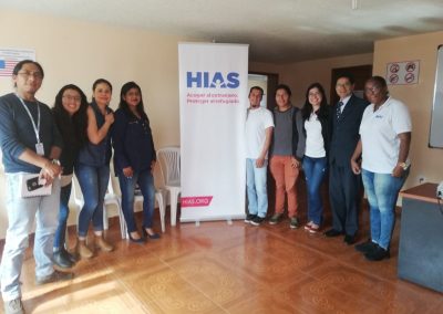 Representantes de la organización HIAS junto a Ernesto Espinoza, defensor público provincial de Imbabura