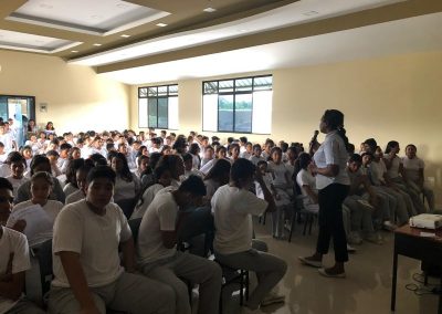 Estudiantes aprenden a identificar las formas de violencia