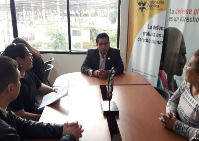 Representantes de la casa Hogar Enríquez Gallo en reunión con el defensor público provincial de Santo Domingo de los Tsáchilas, Mauricio Sotalín