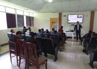El defensor público provincial de Santo Domingo de los Tsáchilas, Mauricio Sotalín, dictó una charla en la Escuela de Ingeniería Militar “Gral. Guillermo Rodríguez Lara”