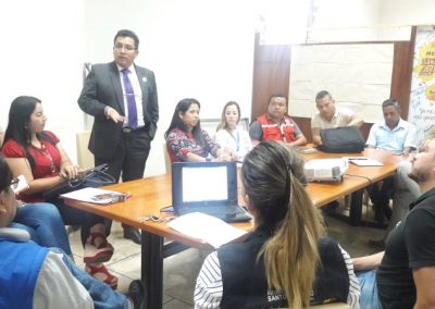 El Defensor Público provincial de Santo Domingo de los Tsáchilas, Mauricio Sotalín, durante la reunión de la Mesa de Movilidad Humana