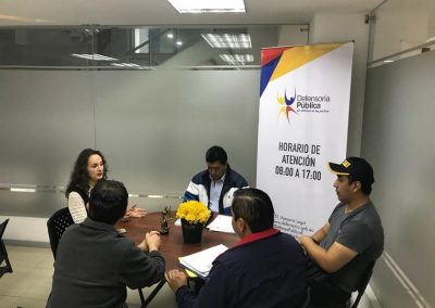 Defensora Pública provincial de Loja, María Cristina Meneses, durante la reunión con los representantes del Colegio de Ingenieros Electromecánicos