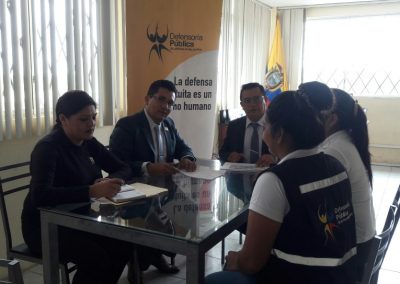 El Defensor Público provincial de Santo Domingo de los Tsáchilas, Mauricio Sotalín, socializa el principio de favorabilidad