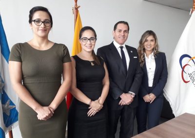 La Pefensora Pública Regional del Litoral, Michele Portaluppi y la Defensora Pública Provincial del Guayas, Cindy Cedeño, junto al Presidente de la Corte Provincial de Justicia del Guayas, Dr. Gabriel Manzur