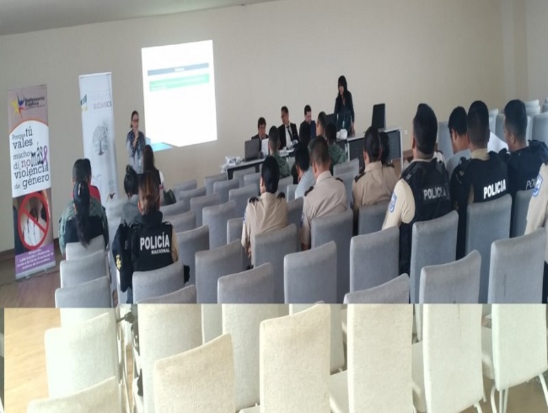 Sucumbíos: Policías, militares y líderes barriales se instruyen sobre “Violencia Intrafamiliar”