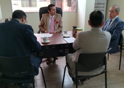 El Defensor Público provincial de Tungurahua, Santiago Burbano, en la reunión de la Mesa de Justicia