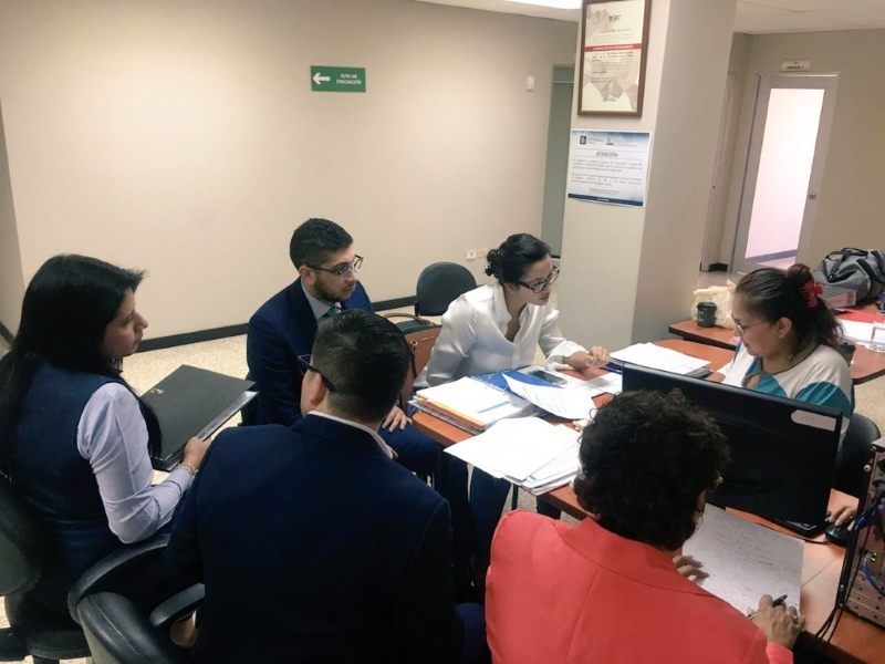 Los Ríos: Consultorio Jurídico Gratuito de la Universidad Laica recibe visita técnica de evaluación