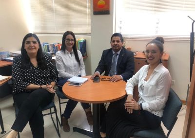 El Defensor Público Regional del Austro, Mauricio Vásquez, con el personal misional de Loja