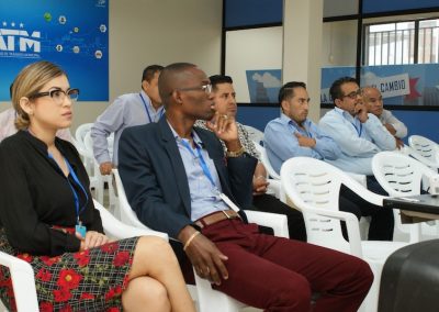 Autoridades de la Defensoría Pública, entre los asistentes al curso de capacitación de conductores.