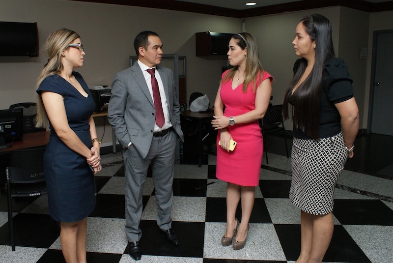 Guayas: El Defensor Público General visitó el nuevo Centro de Mediación