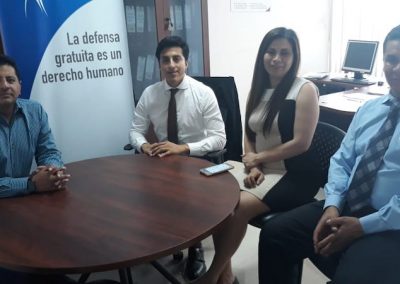 El defensor público regional del Austro, Mauricio Vásquez, durante la reunión con los defensores públicos de Zamora Chinchipe