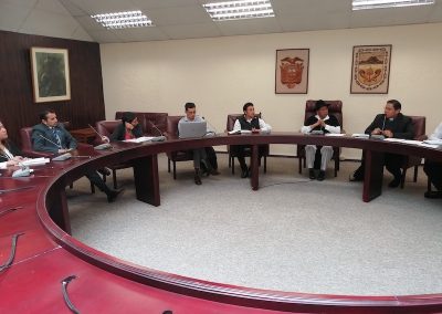 El defensor público provincial de Tungurahua, Santiago Burbano, participó en la reunión de autoridades para analizar acciones a favor de migrantes venezolanos.