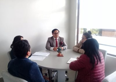 El Defensor Público de la provincia de Cotopaxi durante reunión de trabajo con representantes de la Secretaría de Derechos Humanos.