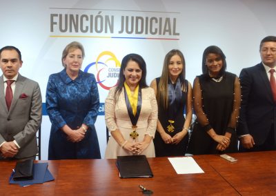 Defensor Público General (e), Dr. Ángel Torres Machuca, junto a autoridades del sector Justicia.