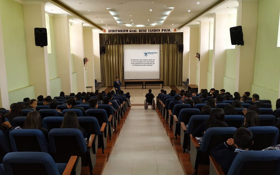 Carchi: Estudiantes participaron en charla sobre violencia de género
