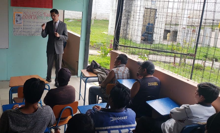 Cañar: Contraventores de violencia de género recibieron charla de sensibilización