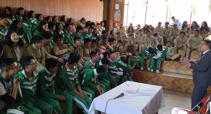 Carchi: Estudiantes secundarios recibieron charla sobre tipos de violencia