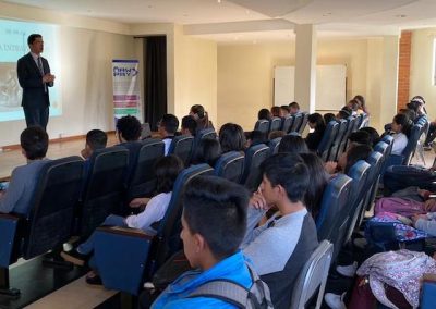 Estudiantes del Instituto Tecnológico Andrés F. Córdova reciben charla sobre prevención de violencia de género