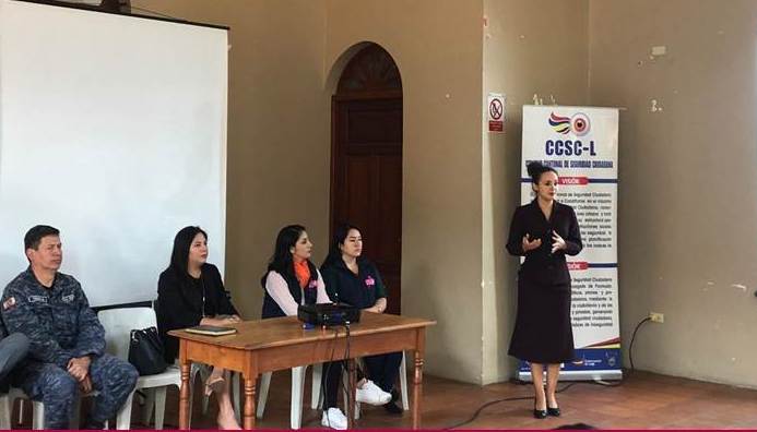 Loja: La Defensoría Pública participa en una campaña de prevención de violencia