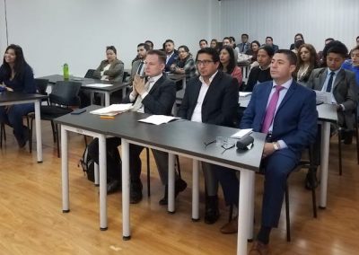 Asistentes y asesores legales durante la capacitación sobre los servicios misionales de la Defensoría Pública