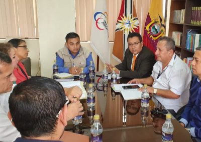 El defensor público provincial de Santo Domingo de los Tsáchilas, Mauricio Sotalín, en reunión con autoridades por el caso Furukawa