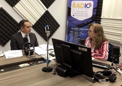 El Defensor Público General, Ángel Torres Machuca, durante la entrevista en la radio de la Asamblea Nacional.