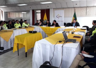 El defensor público provincial del Carchi, Jorge Escudero, participó en la Mesa de Justicia local.