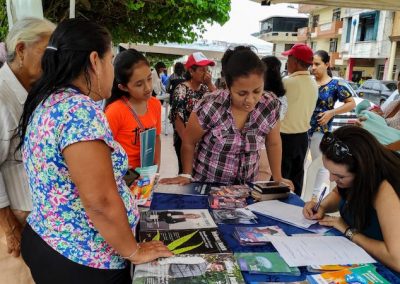 Usuarias del cantón Balsas, provincia de El Oro, reciben información de los servicios que brinda la Defensoría Pública.