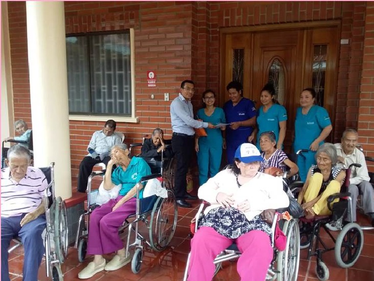 Loja: Tres adultos mayores obtuvieron, por primera vez, su  cédula de identidad