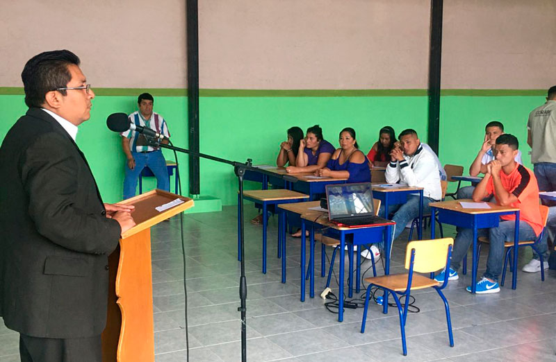 Santo Domingo: Charlas sobre beneficios penitenciarios se intensifican en el CRS Bellavista
