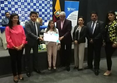 Autoridades de la Defensoría Pública durante la entrega de la acreditación al Consultorio Jurídico Gratuito de UNIANDES-Latacunga.