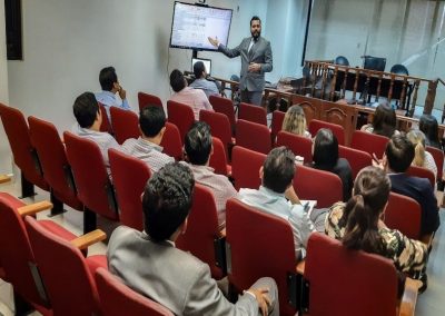 Personal misional de la Defensoría Pública de El Oro durante la reunión con el representante del Consejo de la Judicatura.
