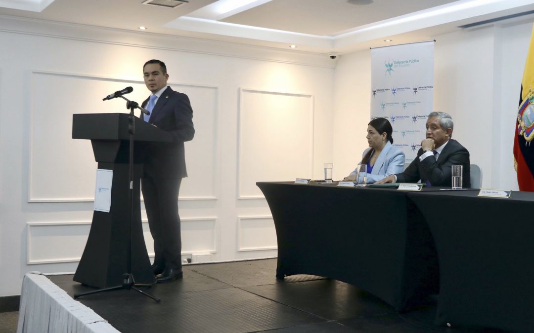 POLICÍAS Y DEFENSORES PÚBLICOS SE CAPACITAN EN USO LEGÍTIMO DE LA FUERZA